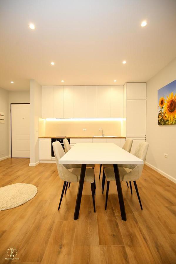T2 City Apartments Vlorë Εξωτερικό φωτογραφία