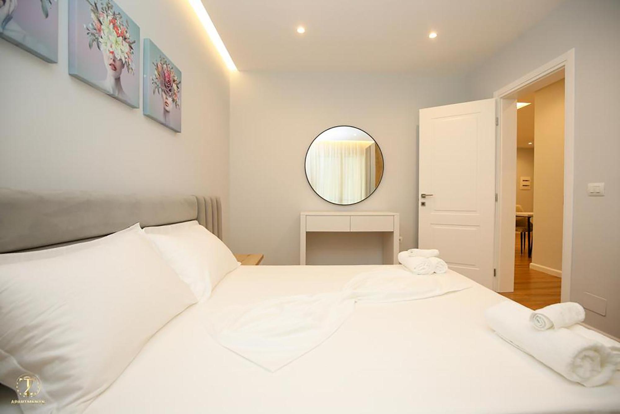 T2 City Apartments Vlorë Εξωτερικό φωτογραφία